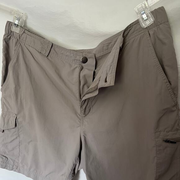 Columbia Omni-Shade Cargo Mens Shorts Size 40 Tan Hiking 10" Gorpcore Outdoor - Picture 3 of 10